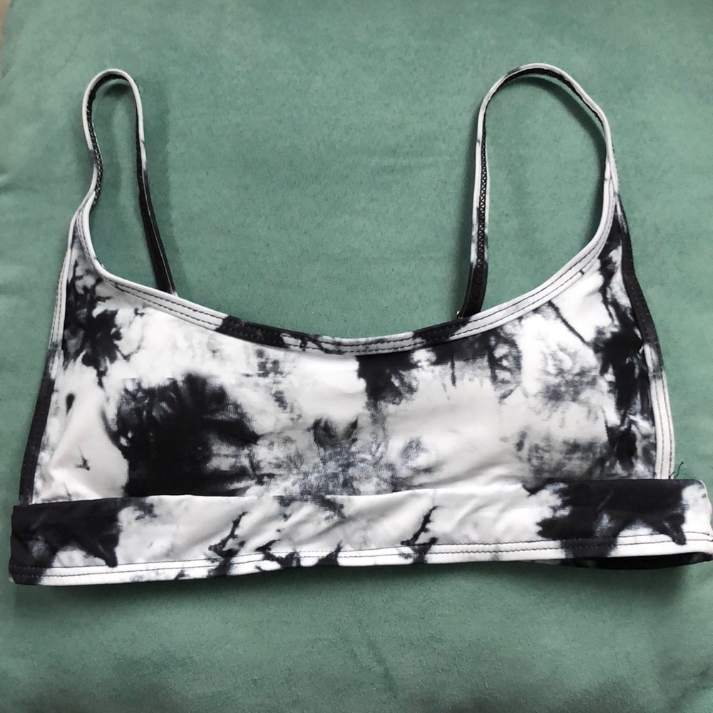 Shein bathing suit top (Never worn before)